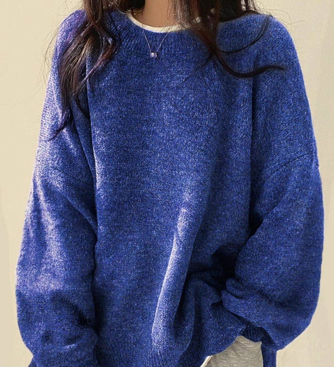 Kiara | Női lezser pulóver ejtett vállrésszel