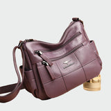 Virág | Fekete válltáska praktikus dizájnnal